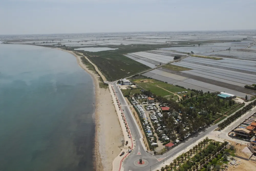 Camping Ampolla Playa