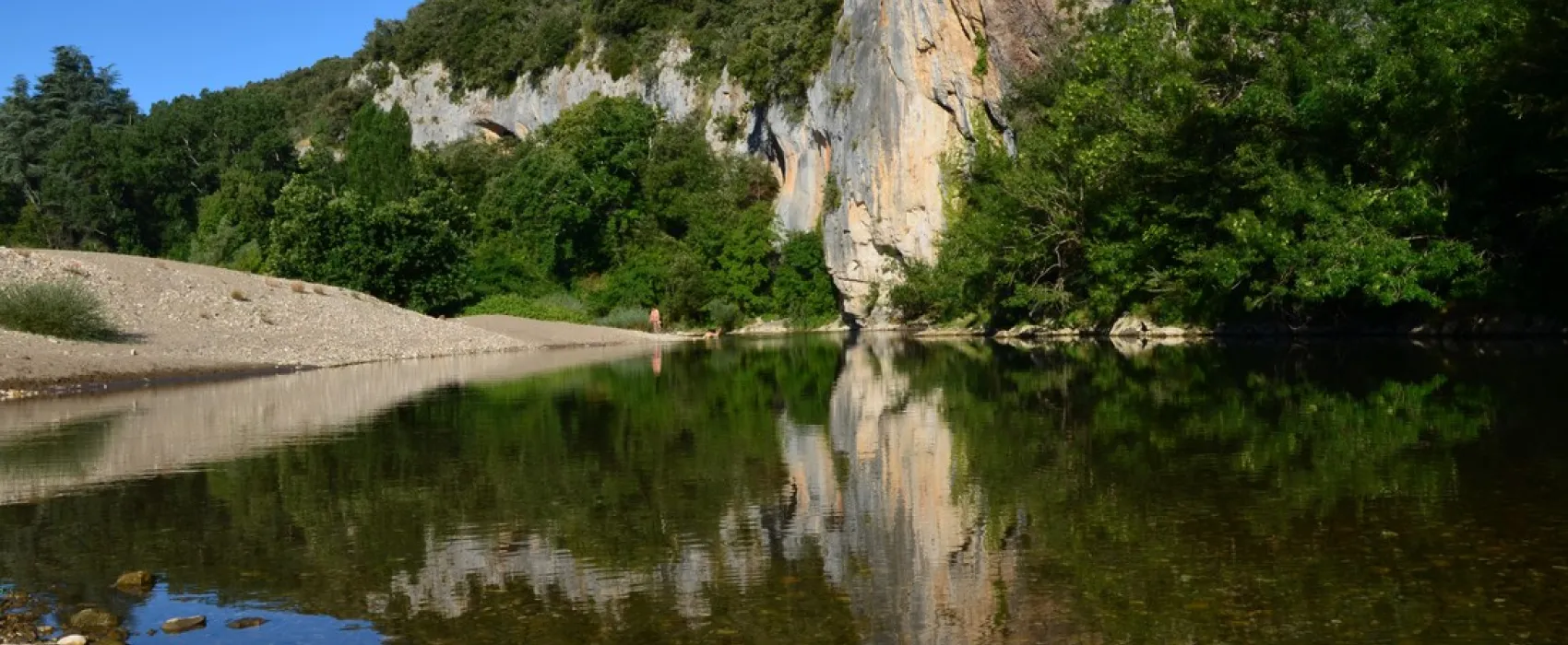 Camping Naturistes La Genese  