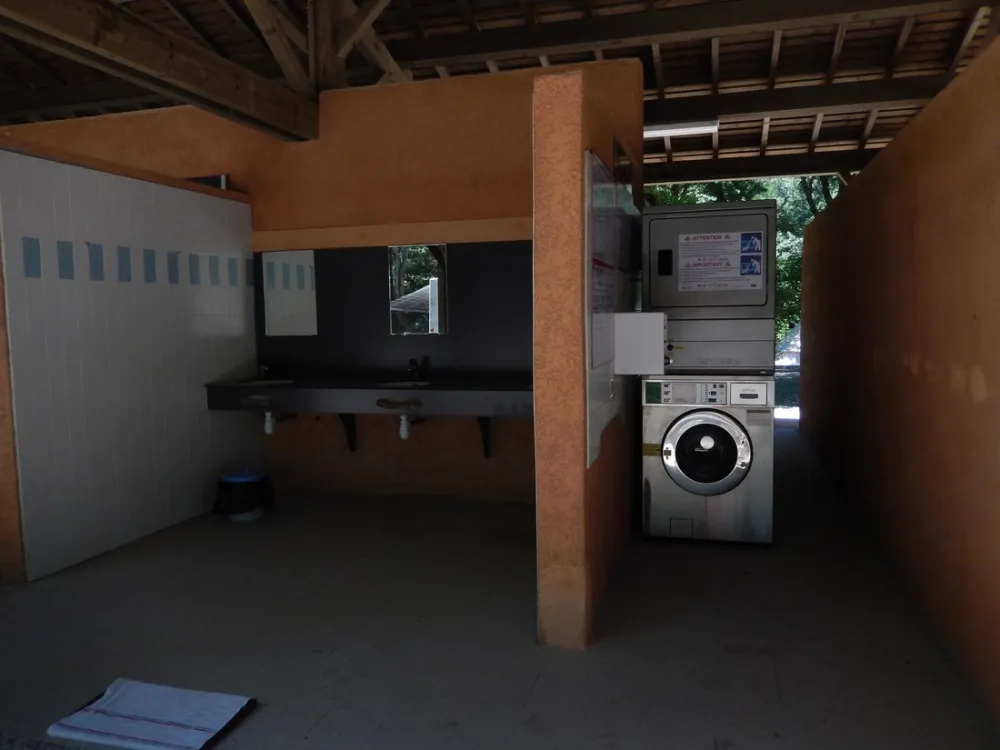 Camping Naturistes La Genese  