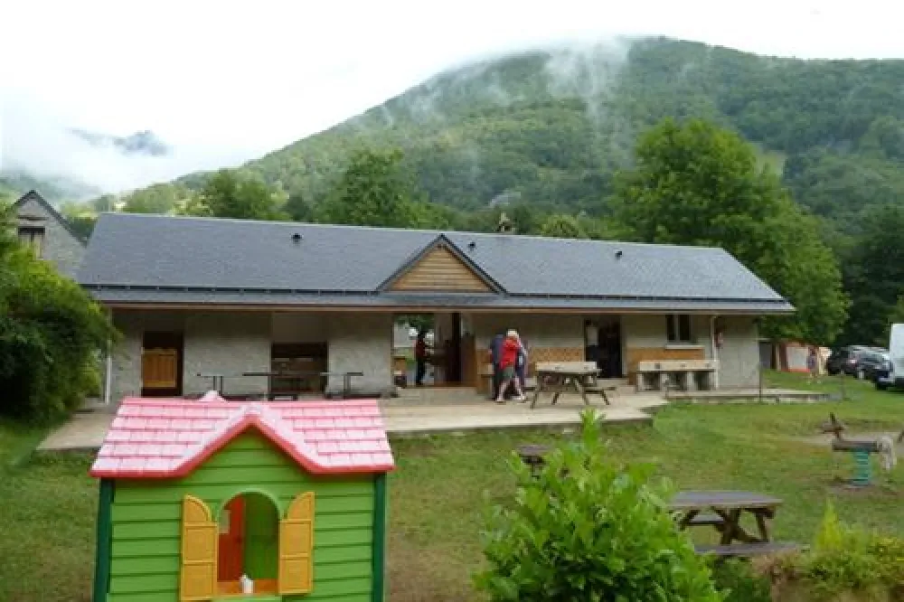 Camping Le Cabaliros  