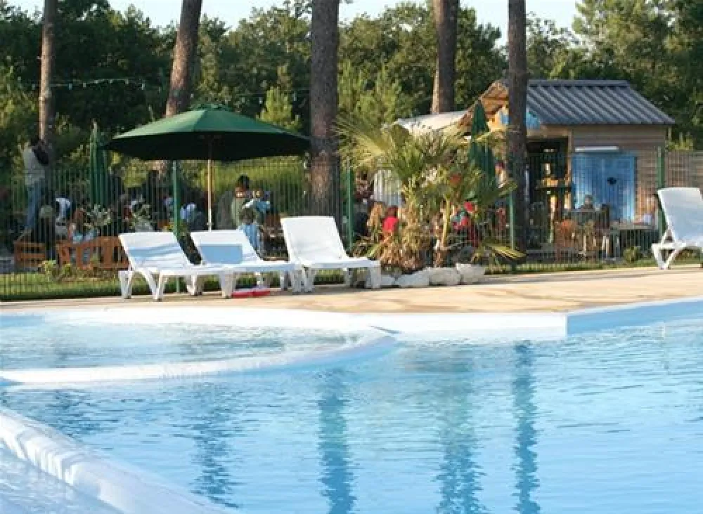 Flower Camping des Pins