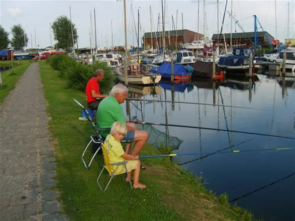 Jachthaven-camping Roggebotsluis