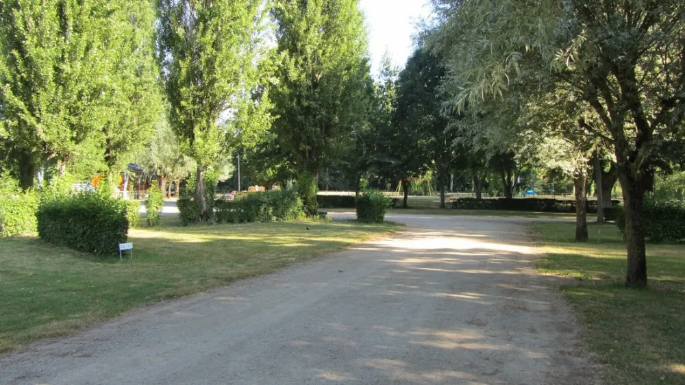 Camping Municipal Du Val De Sarthe