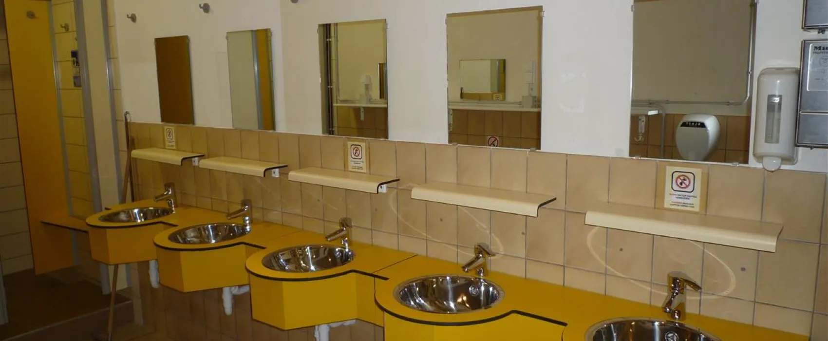 Camping Chateau De La Riviere C.C.D.F.