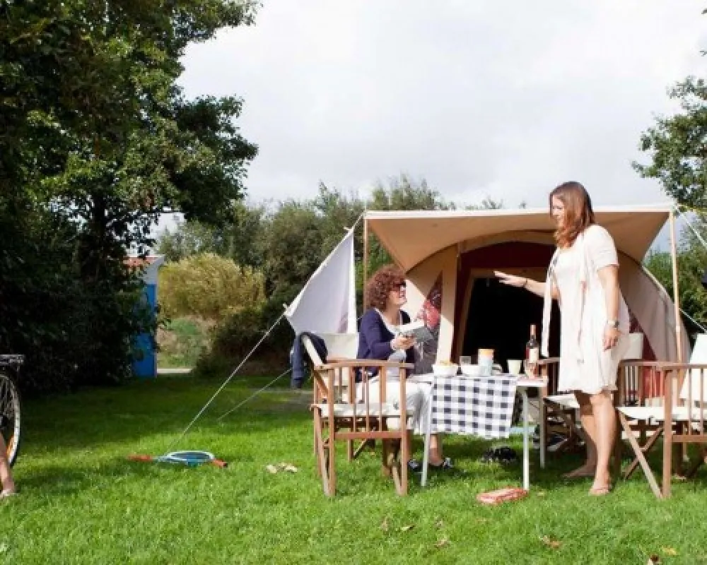 Aan Noordzee camping en vakantiehuizen