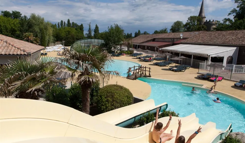 Camping De Bergougne  