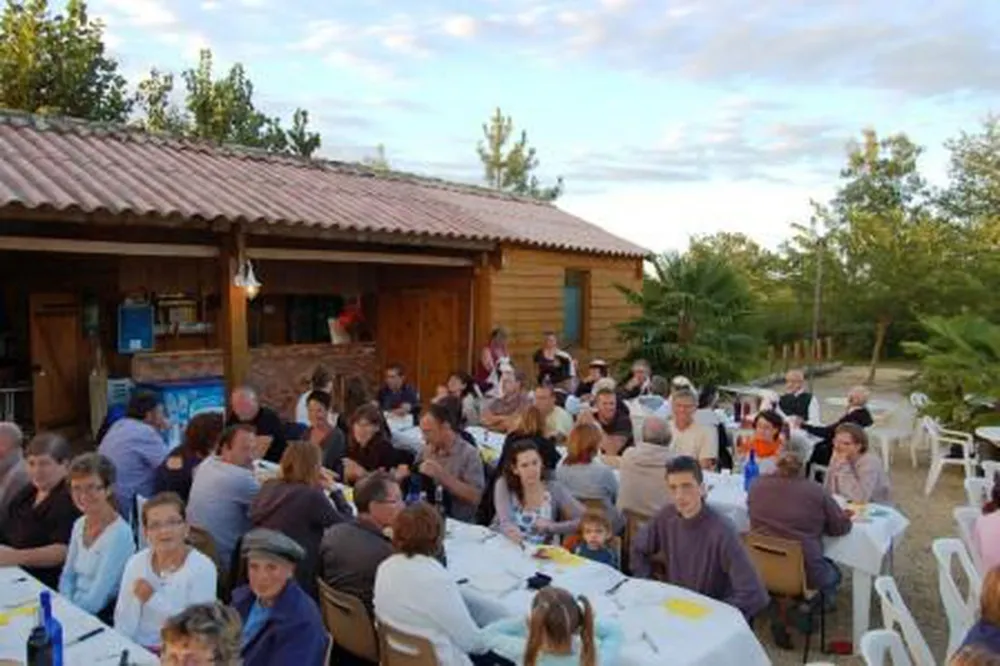 Camping De Bergougne  