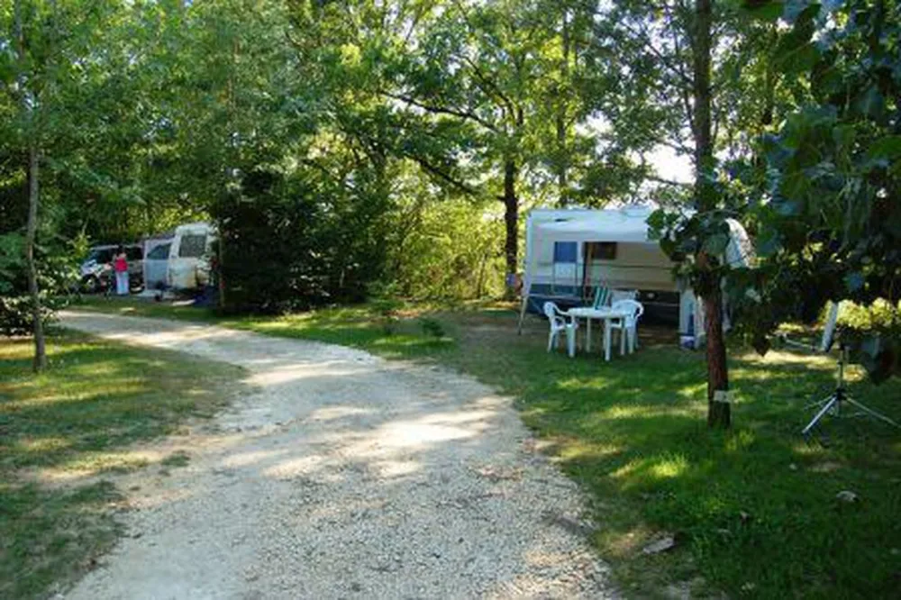 Camping De Bergougne  