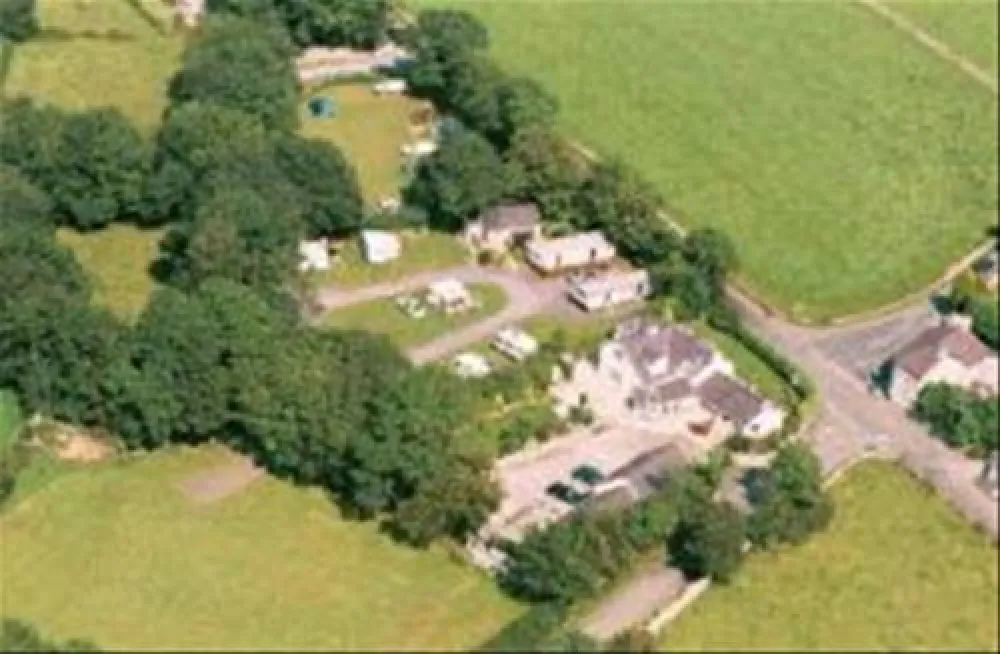 Llys Derwen Caravan &amp; Camping