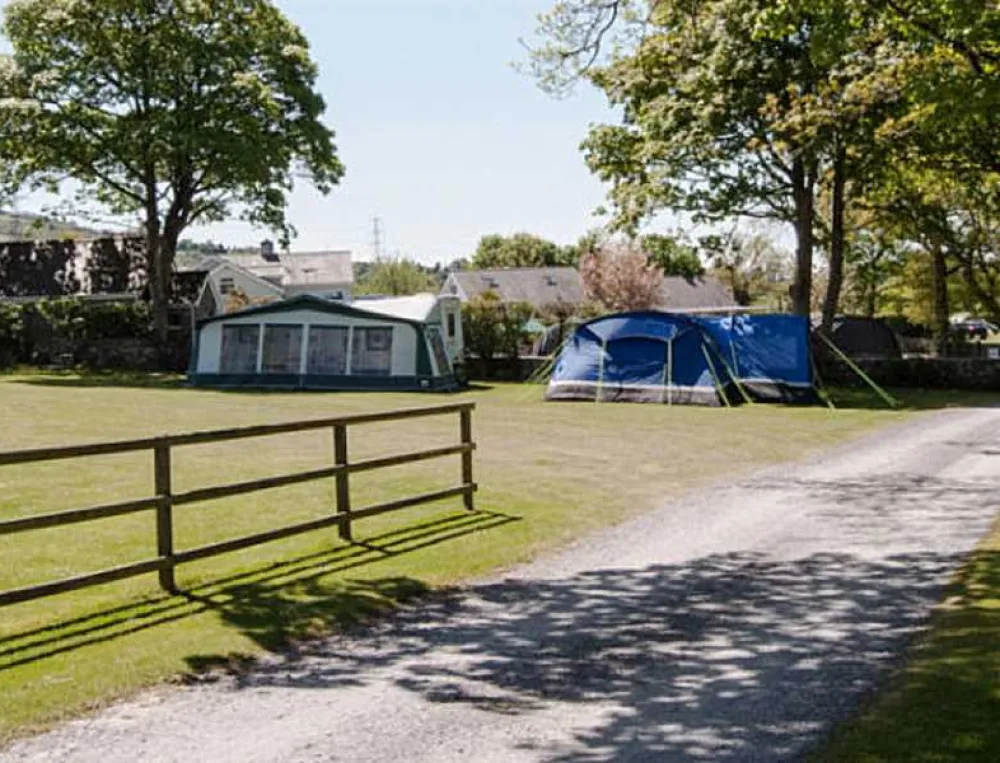 Llys Derwen Caravan &amp; Camping
