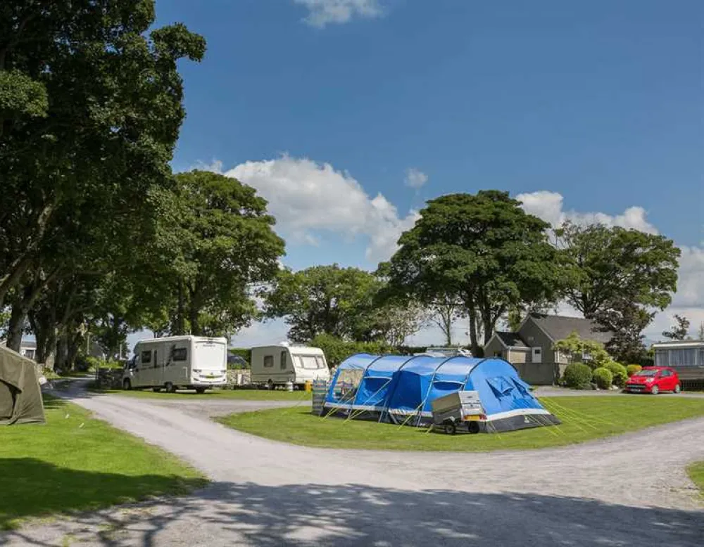 Llys Derwen Caravan &amp; Camping