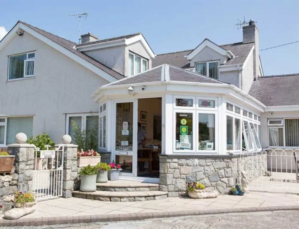 Llys Derwen Caravan &amp; Camping