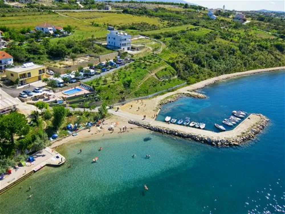 ODMOREE CAMPING & HOSTEL