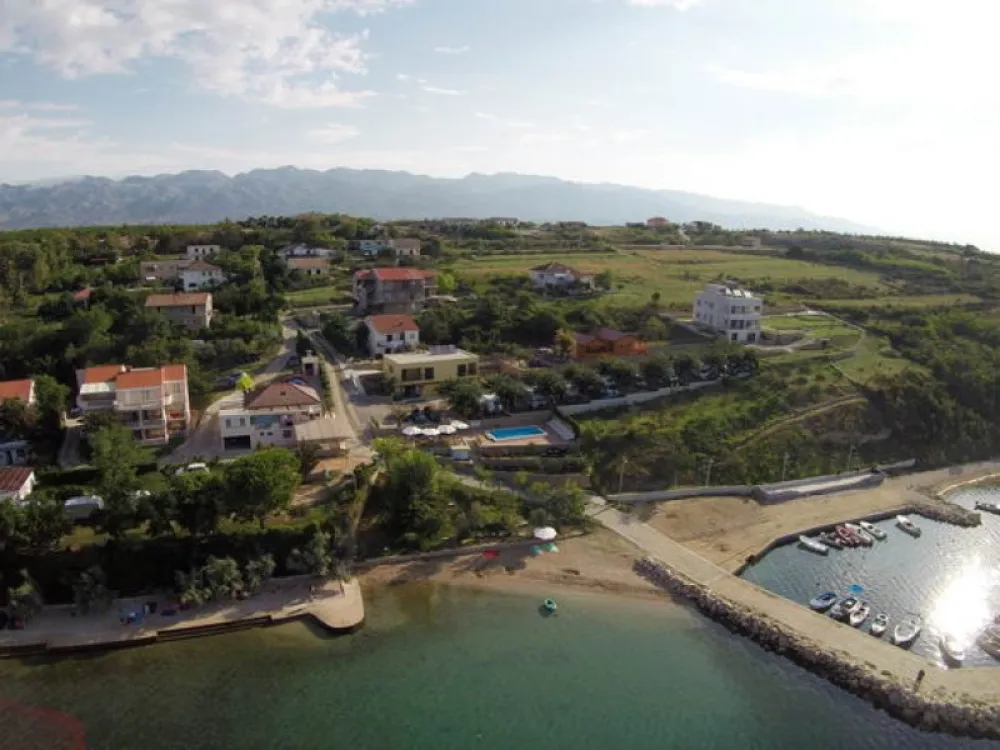 ODMOREE CAMPING & HOSTEL