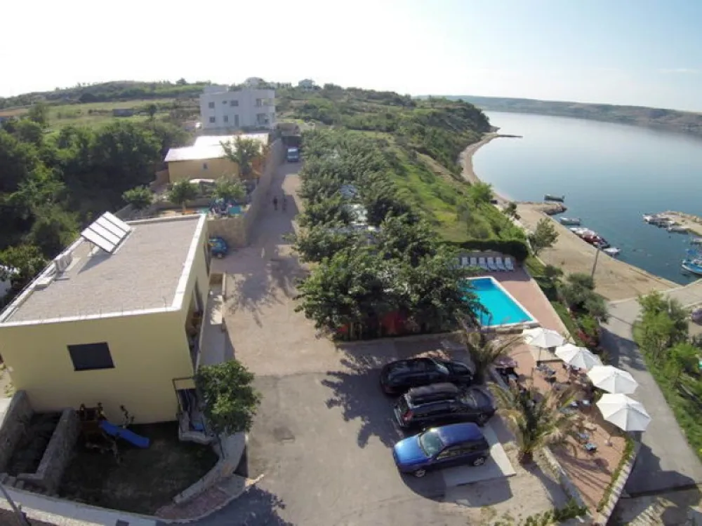 ODMOREE CAMPING & HOSTEL