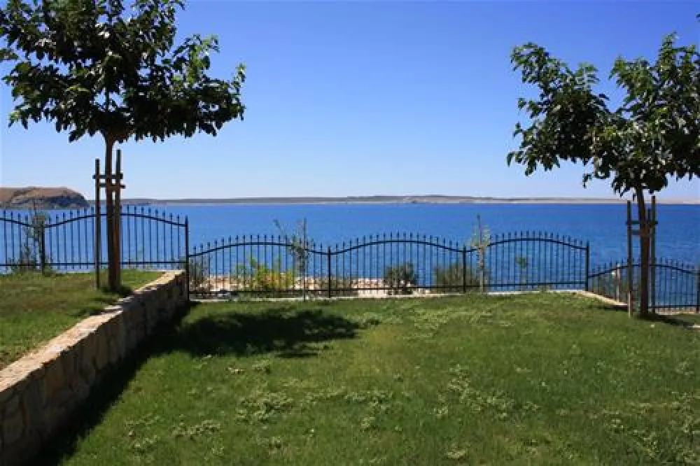 ODMOREE CAMPING & HOSTEL