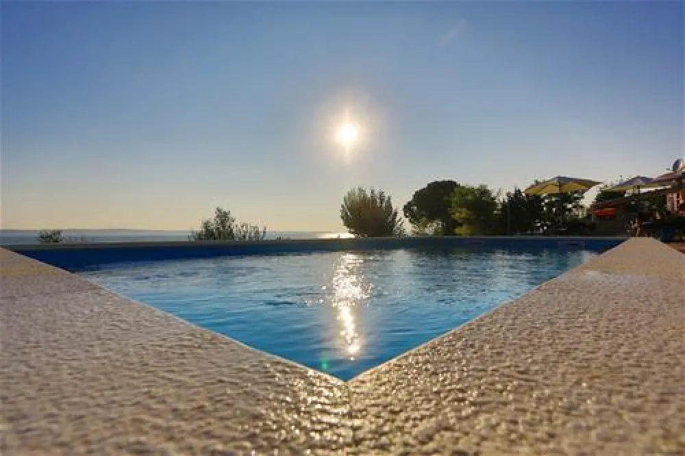 ODMOREE CAMPING & HOSTEL