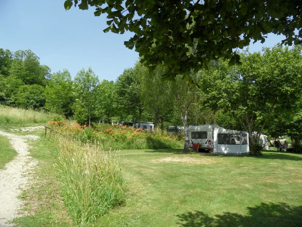Camping Naturiste Millefleurs 3 Etoiles