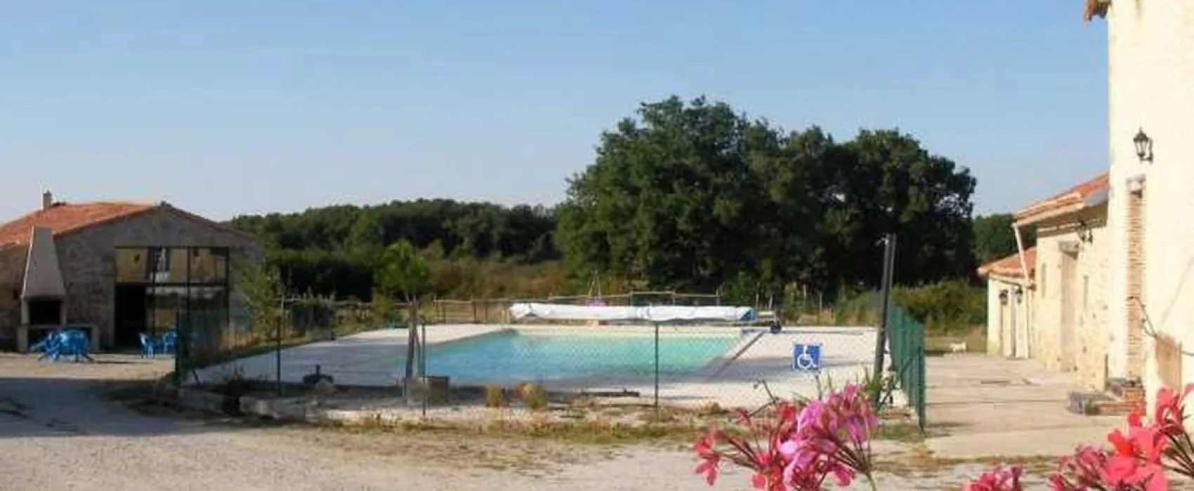 LA FERME NATURISTE L OLIVERIE