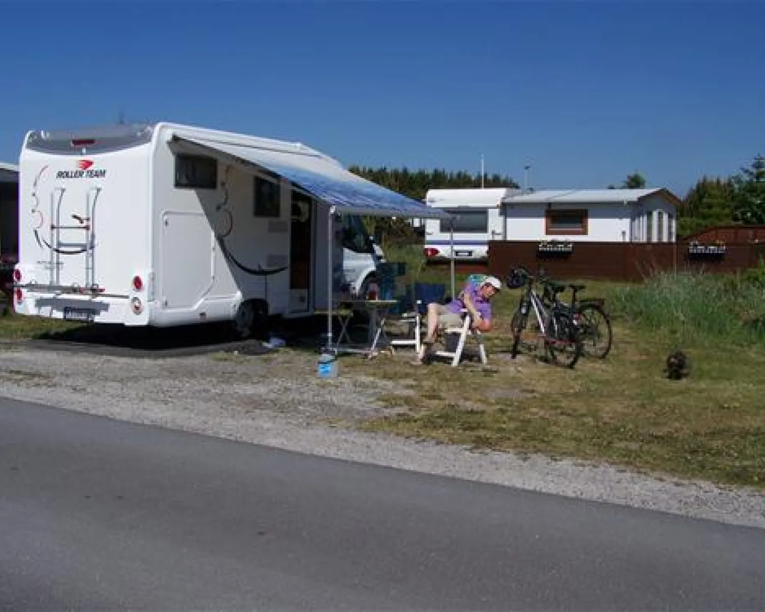 outsunny markise 5x3 Elektrische Markise, einziehbar, manuell, für den Außenbereich, 3 x 2,5 m, Grau Fernbedienung ALT-ET-FB - Passend Cargo Accessories RAHMENGRÖSSE:M/L