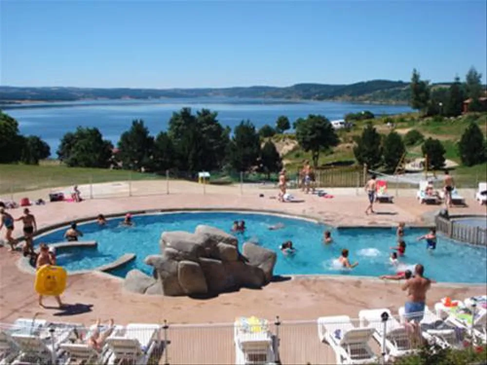 Les Terrasses du lac de Naussac