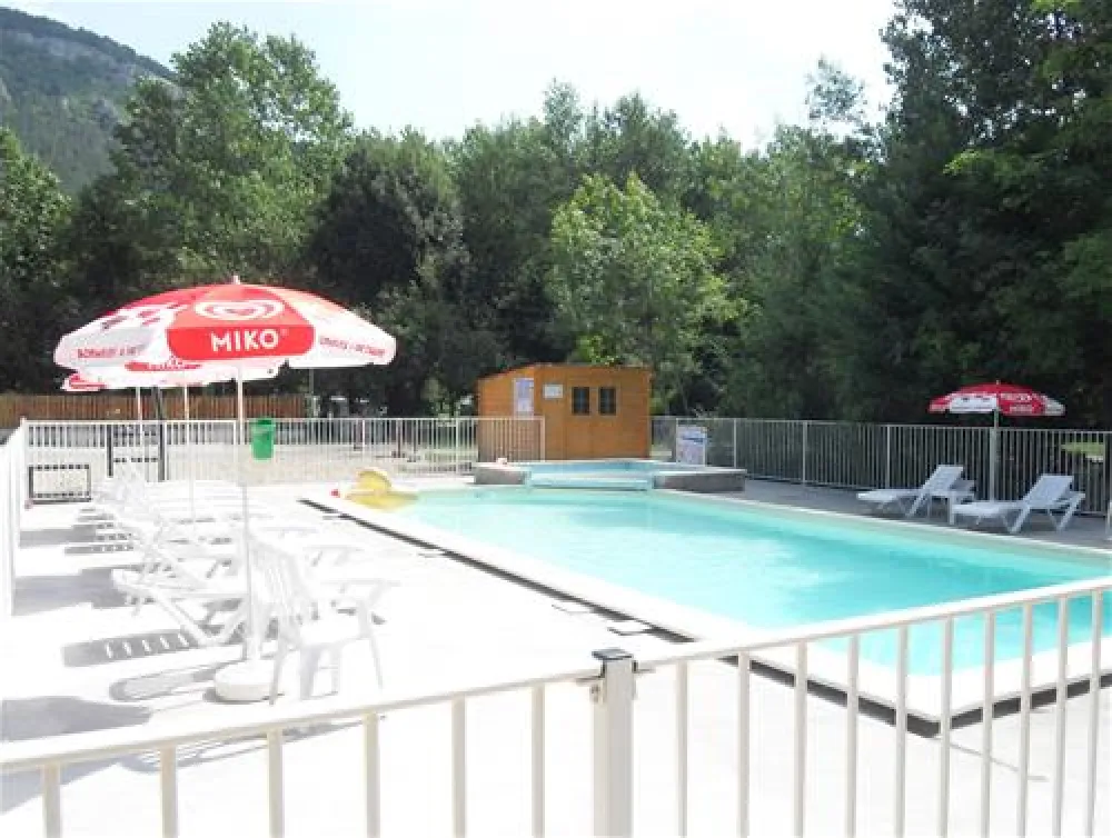 Camping Le Clos Des Peupliers