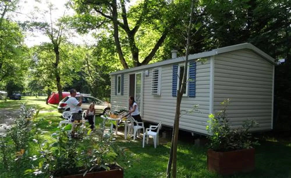 Camping Le Clos Des Peupliers