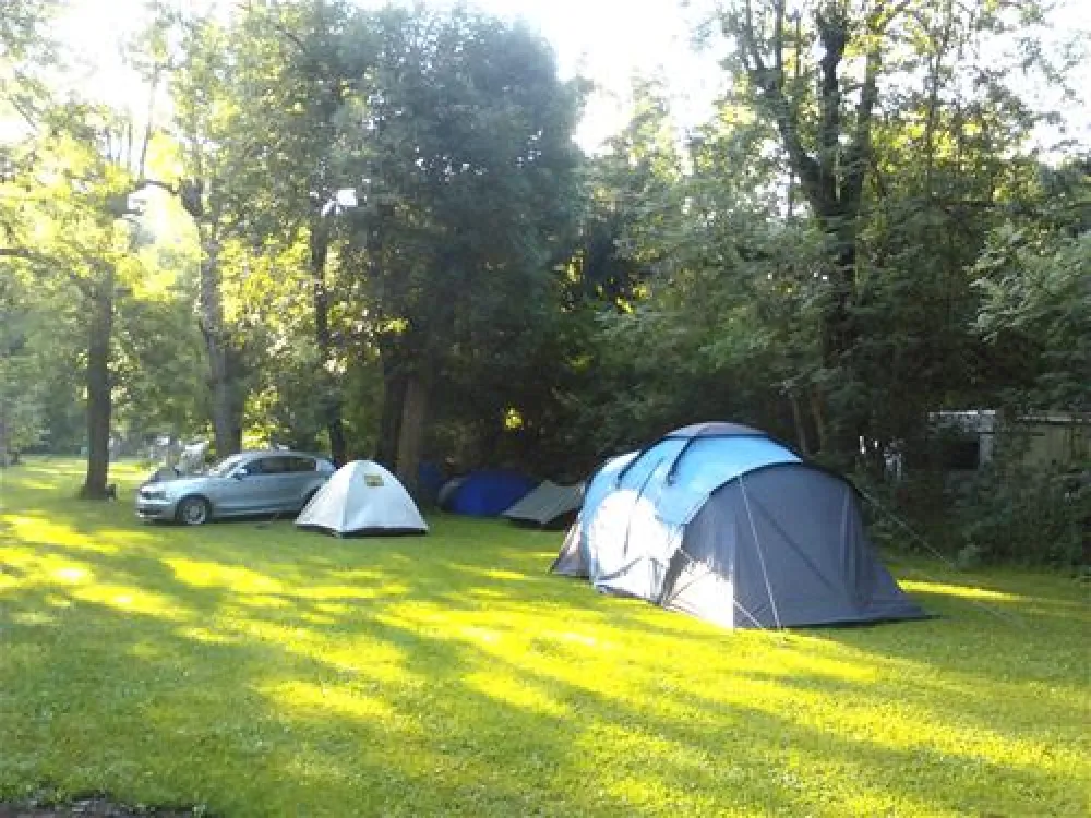 Camping Le Clos Des Peupliers