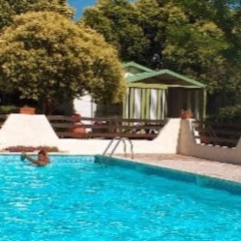 Camping De La Chicanette  