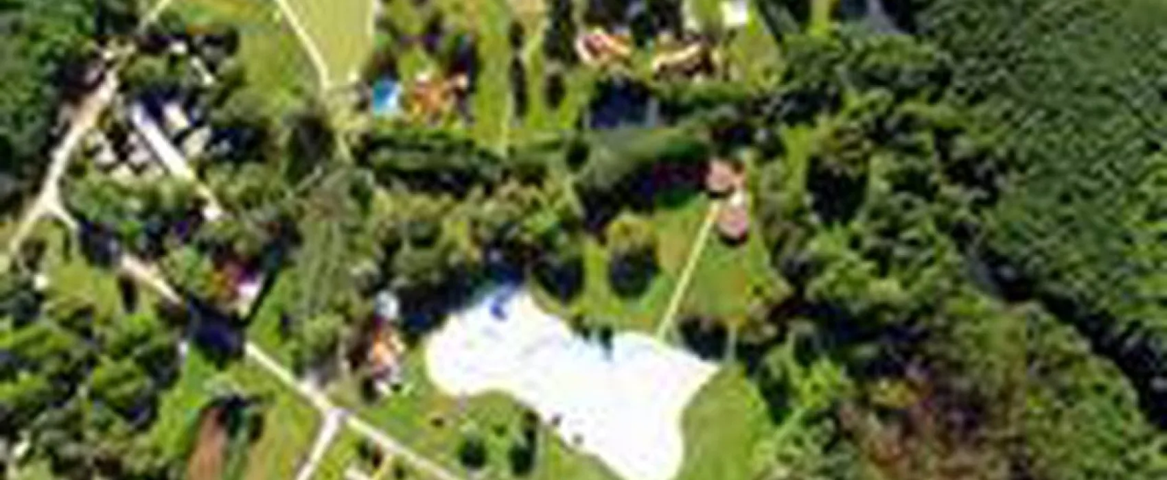 Fényes Fürdő és Camping