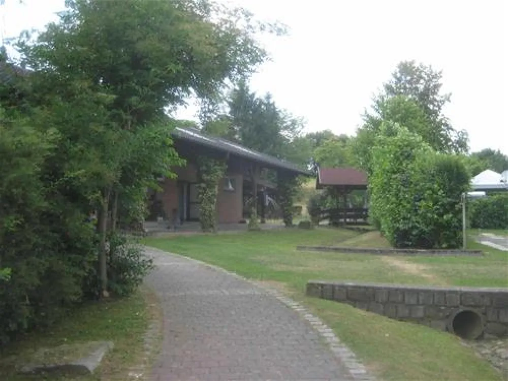 Nibelungen-Camping am Schwimmbad