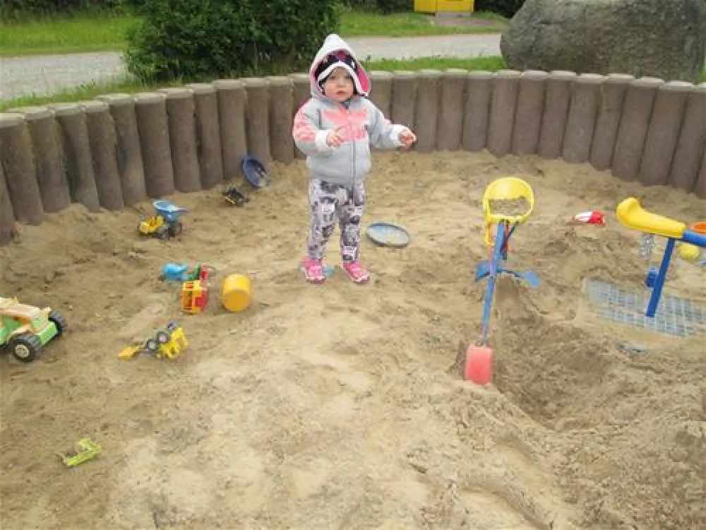 Nibelungen-Camping am Schwimmbad