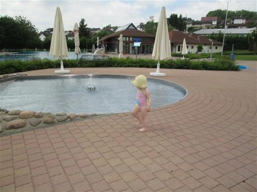 Nibelungen-Camping am Schwimmbad