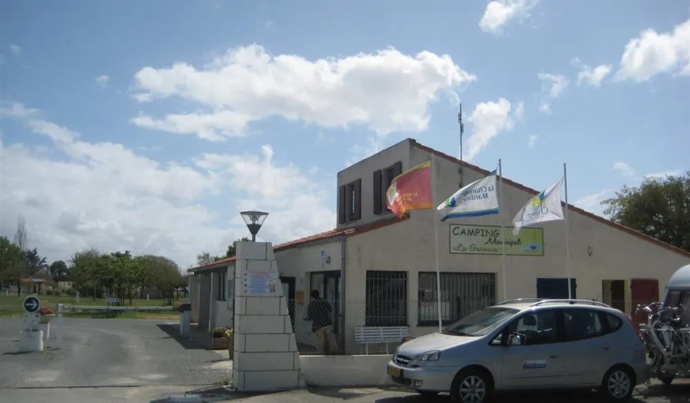 Camping Municipal De La Garenne  
