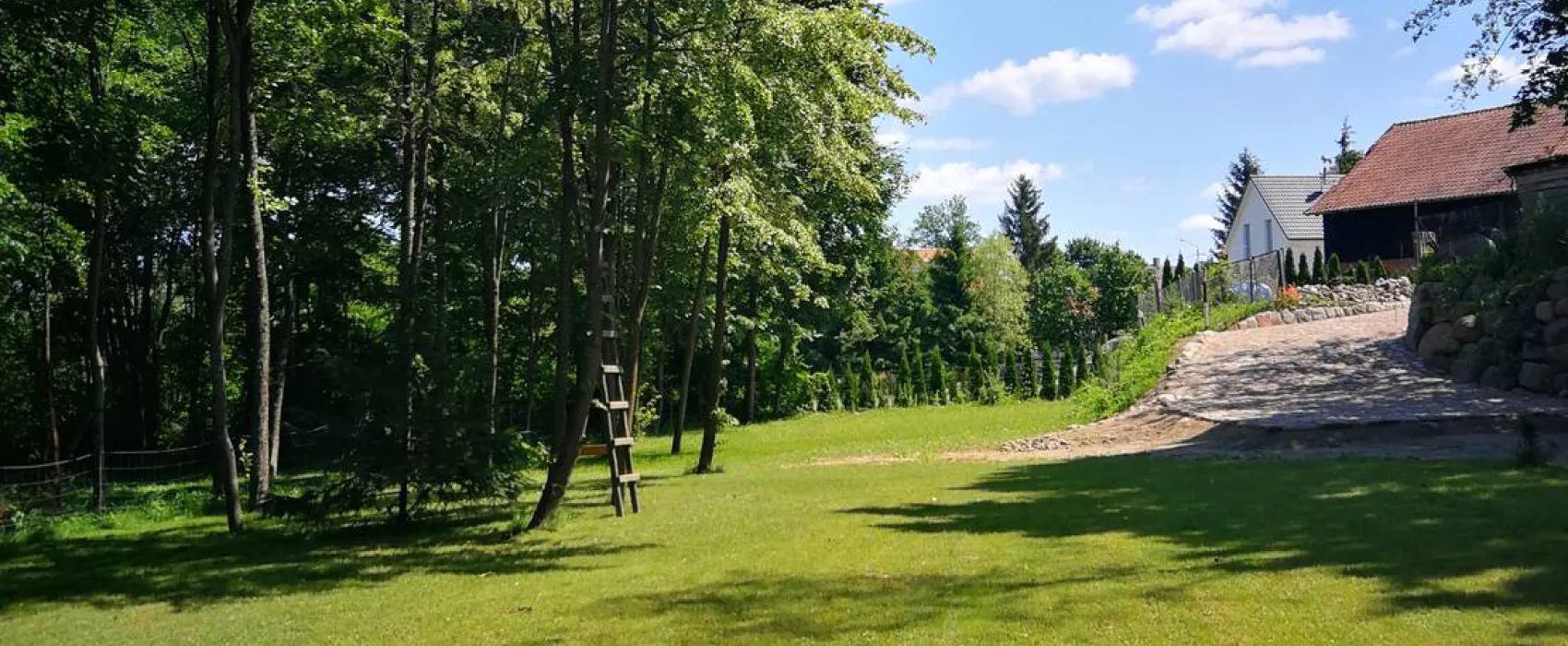 KIKITY - Camping at the lake