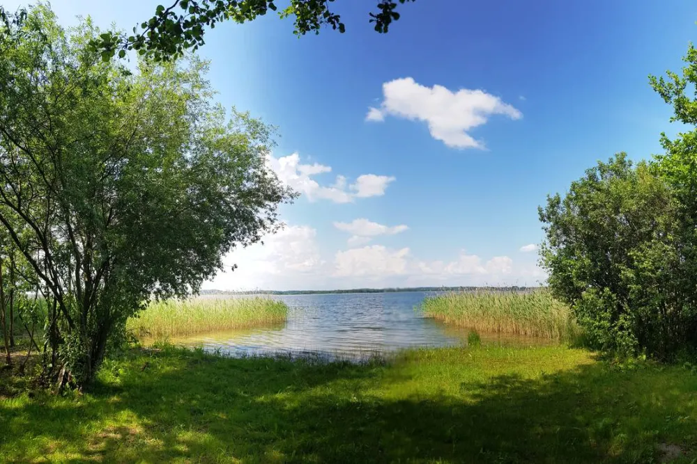 KIKITY - Camping at the lake