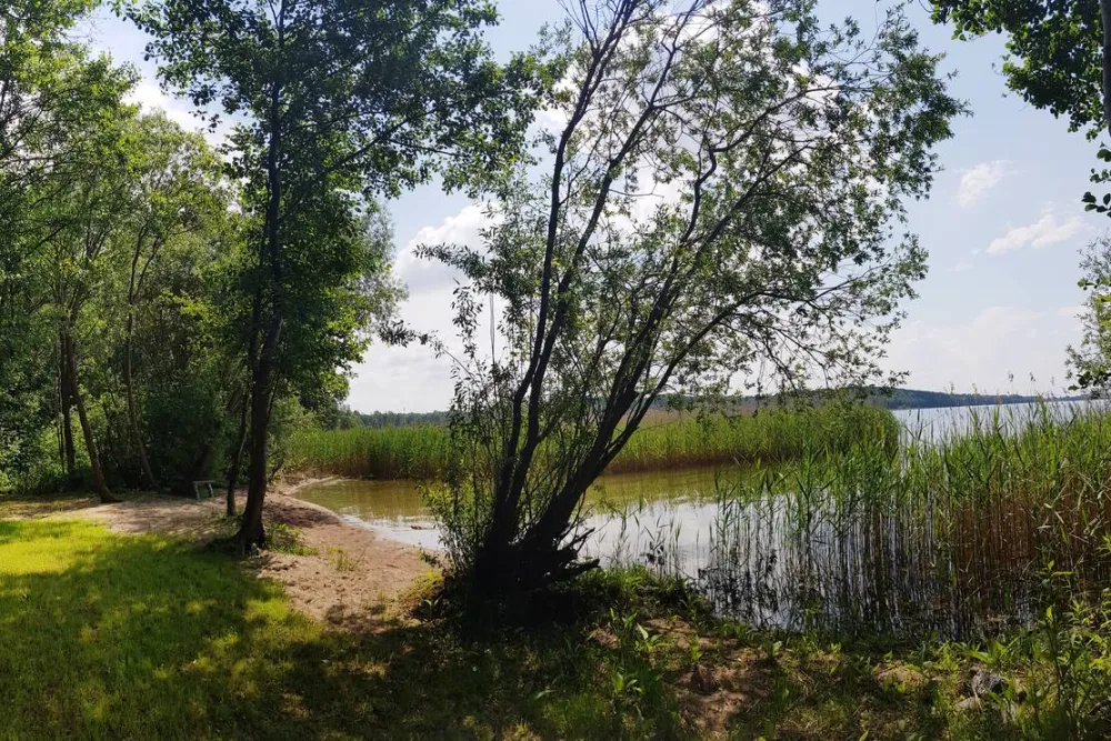 KIKITY - Camping at the lake