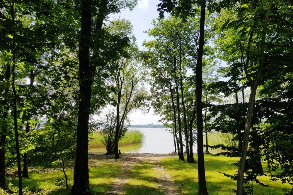 KIKITY - Camping at the lake