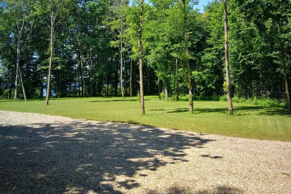 KIKITY - Camping at the lake