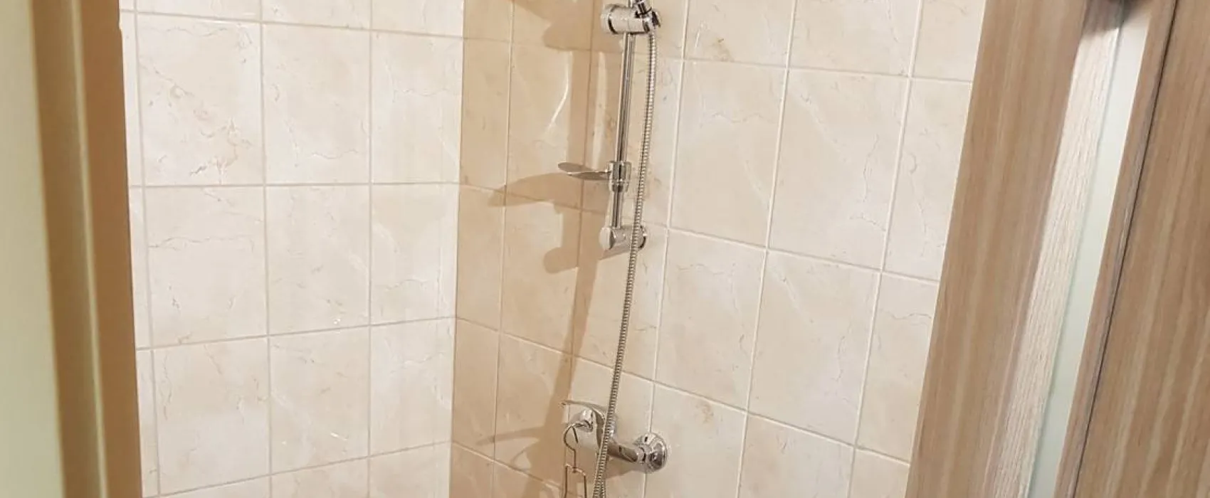 KIKITY - Camping at the lake