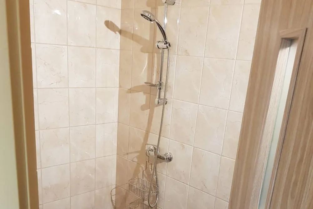 KIKITY - Camping at the lake