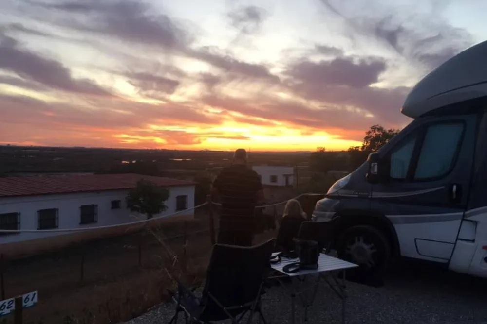 CAMPER PARK PLAYAS DE LUZ