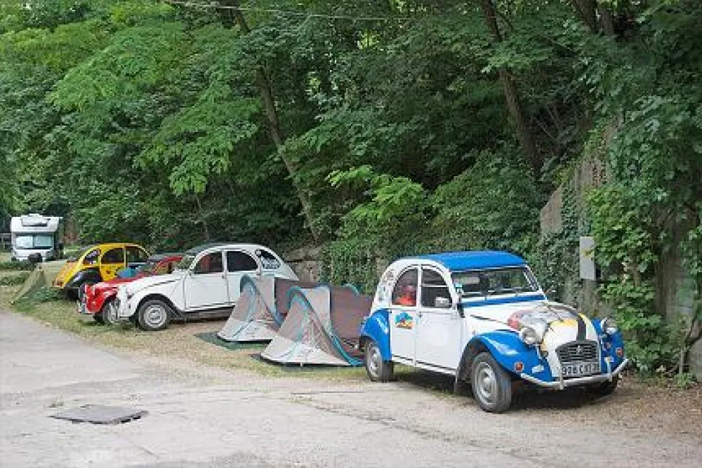 Zugligeti 'Niche' Camping