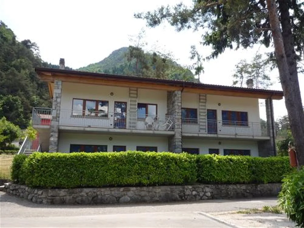 Camping Vantone Pineta