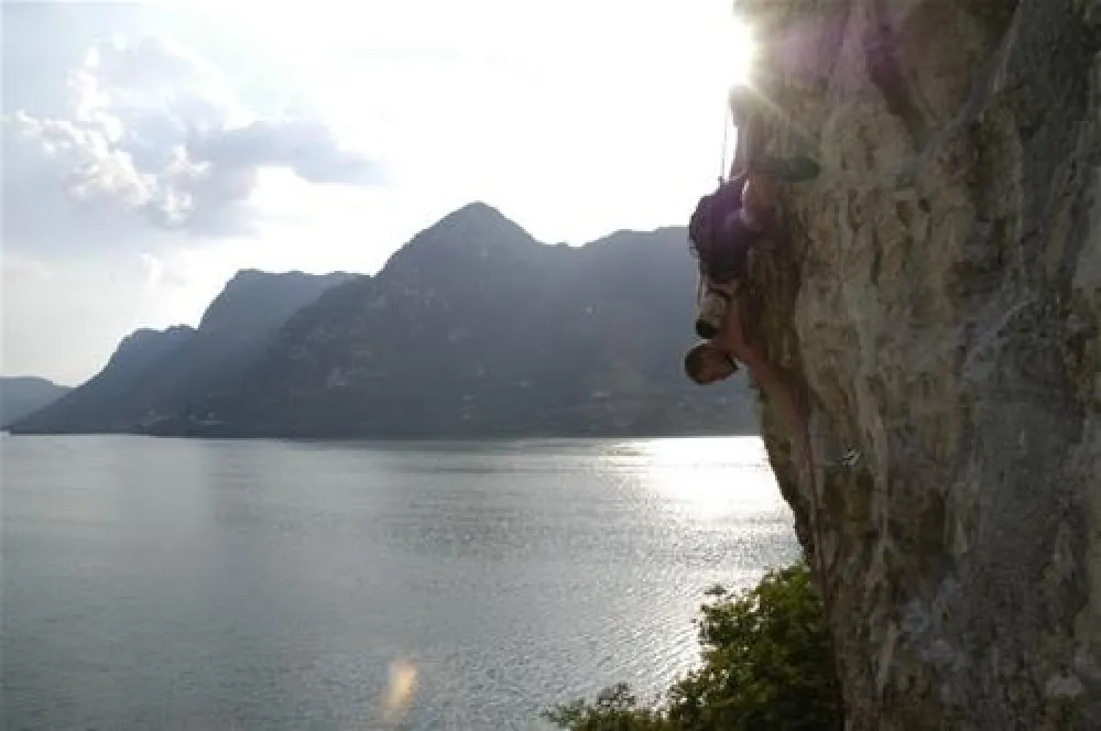 Camping Vantone Pineta