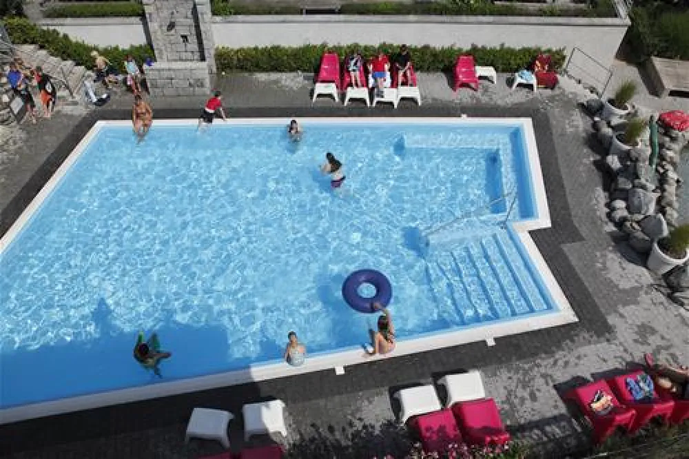 Camping Vantone Pineta