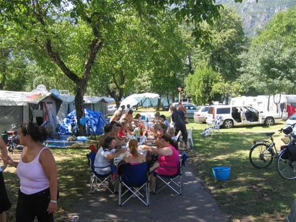Camping Vantone Pineta