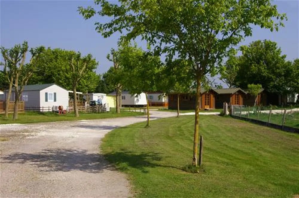 Camping La Baie De Chandorat