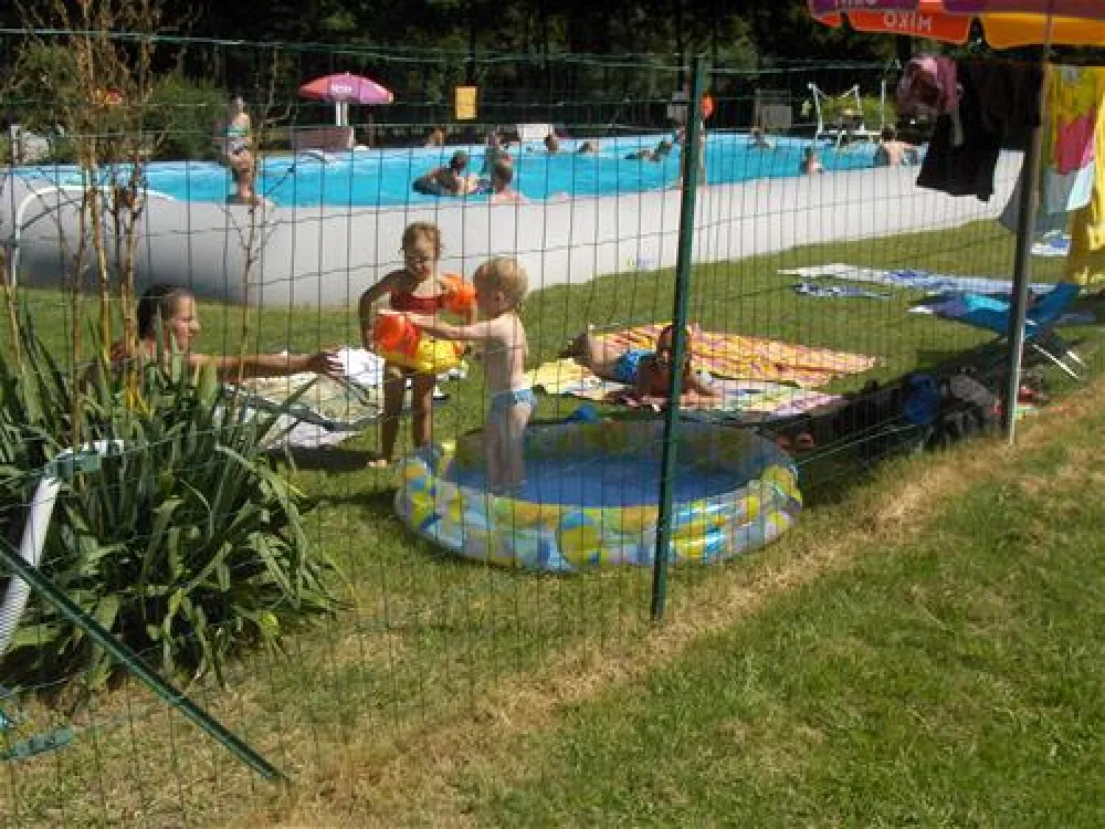 Camping Champ De La Chapelle