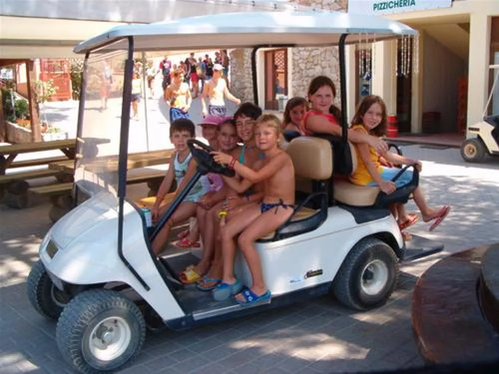 Camping Lacona Pineta